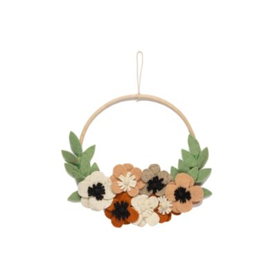 Flower hoop wanddecoratie met vilten bloemen van Kidsdepot