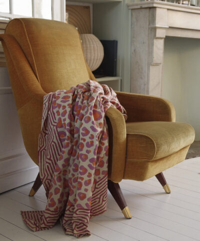 Sfeerfoto roze plaid met luipaardprint van Doing Goods