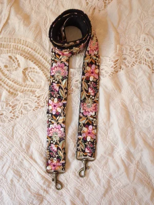 Handgemaakte telefoon/tas/camera strap Lily Dark van het merk La N'atelier