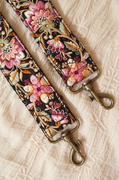 Onderkant Handgemaakte telefoon/tas/camera strap Lily Dark van het merk La N'atelier