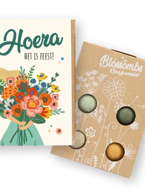 Blossombs giftset mini met de tekst 'Hoera het is feest', inhoud 4 bloembommetjes