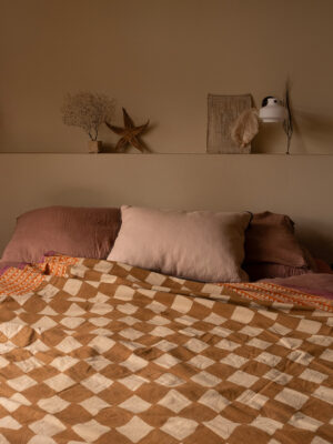 Bed met Plaid Checkmate - 240 x 280 cm Doing Goods