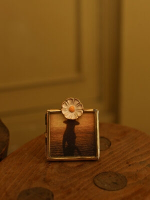 Sfeerfoto 2 Mini fotolijst madeliefje - Posy Doing Goods