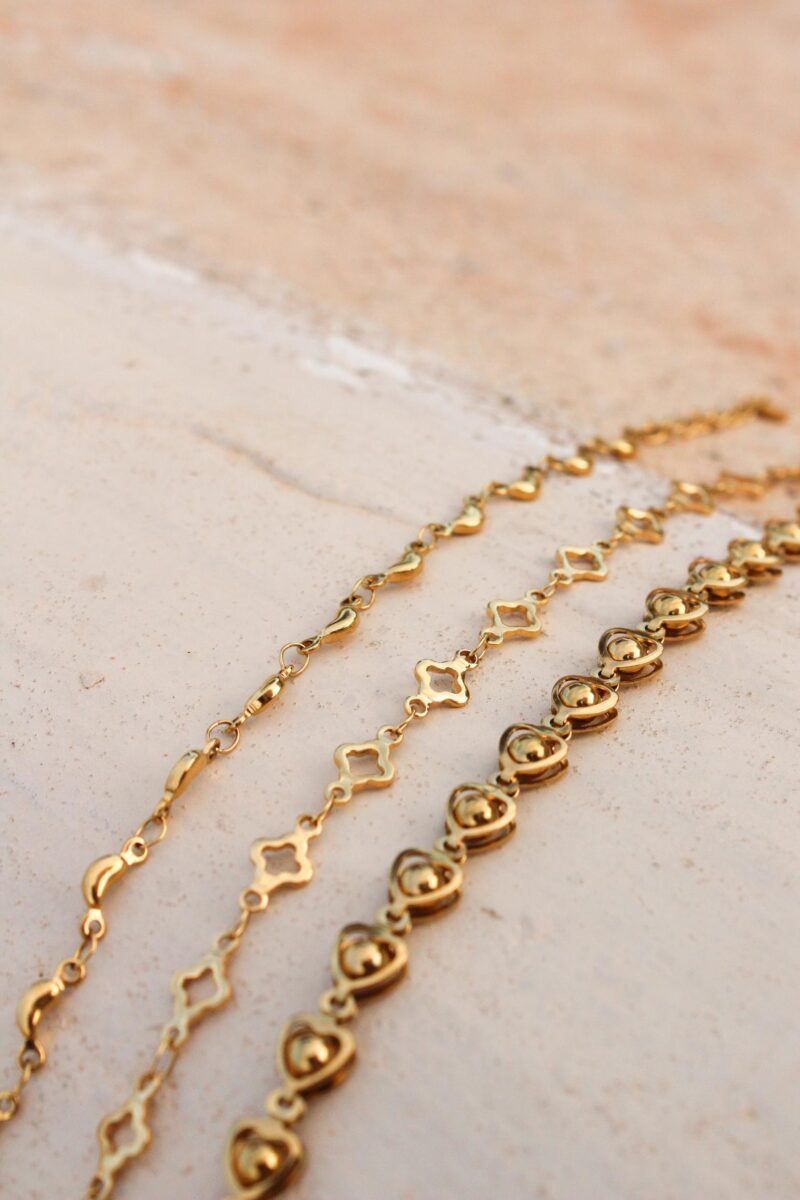 Combinatie armbanden Round hearts bracelet gold Label Kiki