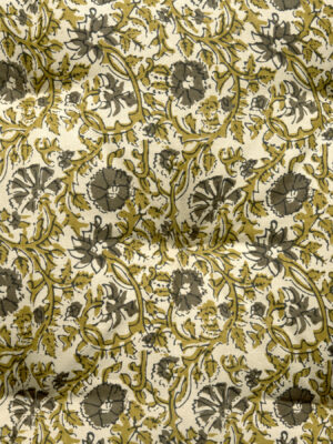 Matraskussen bloemenprint beige/groen- 45x125 cm | Madam Stoltz